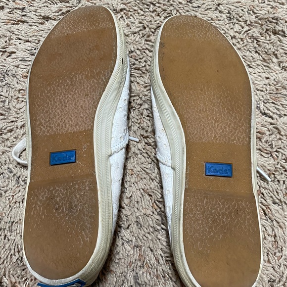 White KEDS tennis shoes with Eyelet Lace - Picture 3 of 4